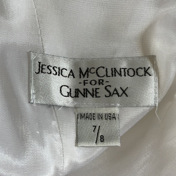 Jessica Mc Clintock for Gunne Sax White tectured Dress, 7/8 - Picture 7 of 7